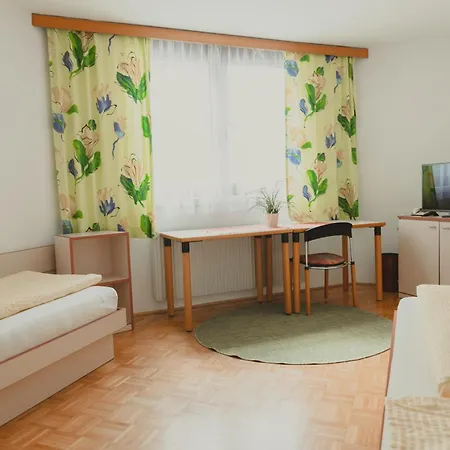 ソンマーホテル カルウェンダル 3*