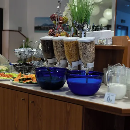 מלון Sommerhotel Karwendel אינסברוק