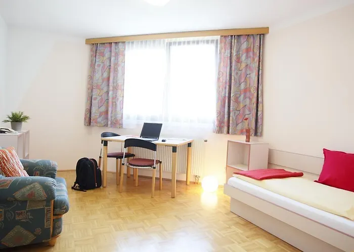 سوميرهوتيل كاروينديل