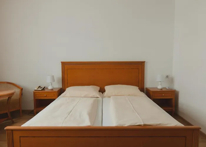 سوميرهوتيل كاروينديل فندق 3*