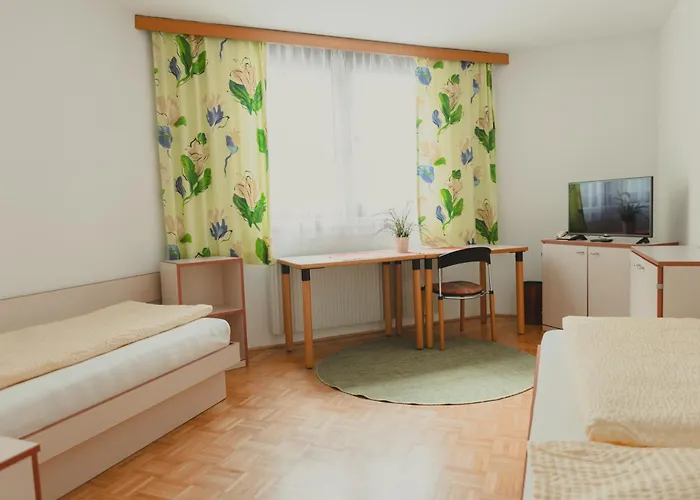 سوميرهوتيل كاروينديل 3*