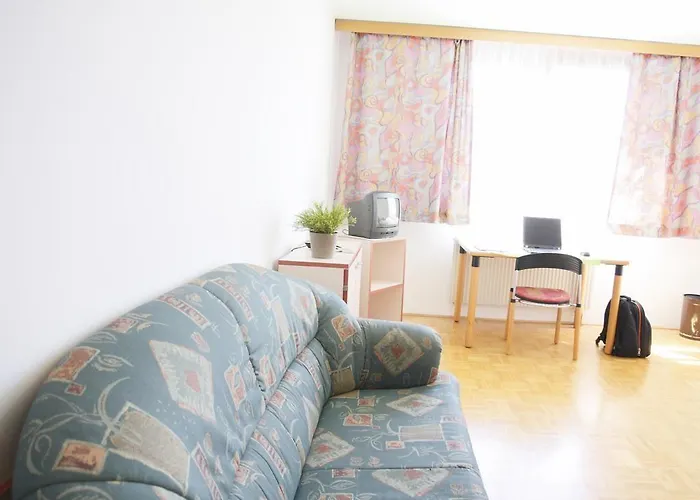 سوميرهوتيل كاروينديل