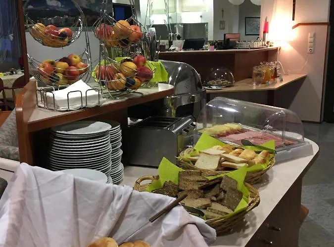 سوميرهوتيل كاروينديل فندق 3*